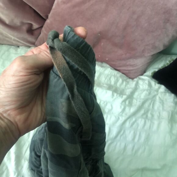 Splendid Camo Joggers - Picture 5 of 5